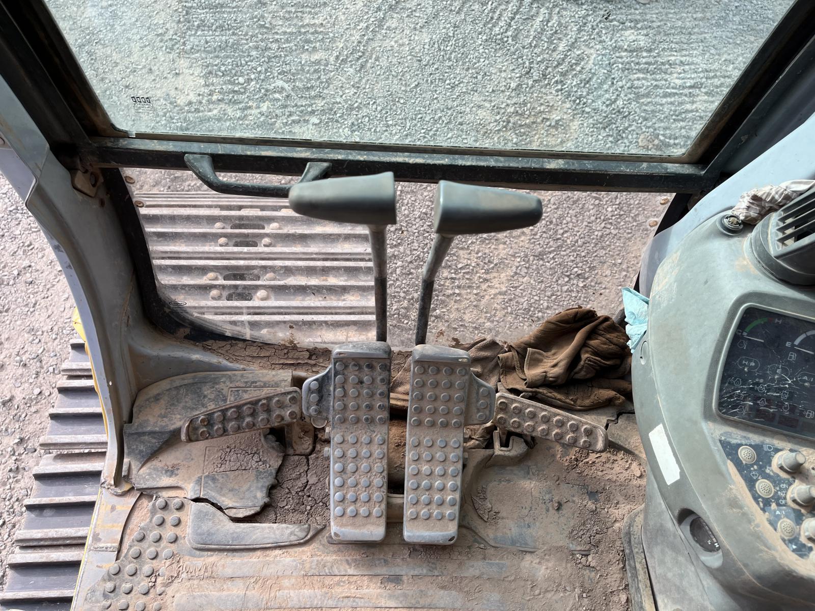 ./imagenes/INVOICE/2019/17921/JOHN DEERE 200LC (3).JPG